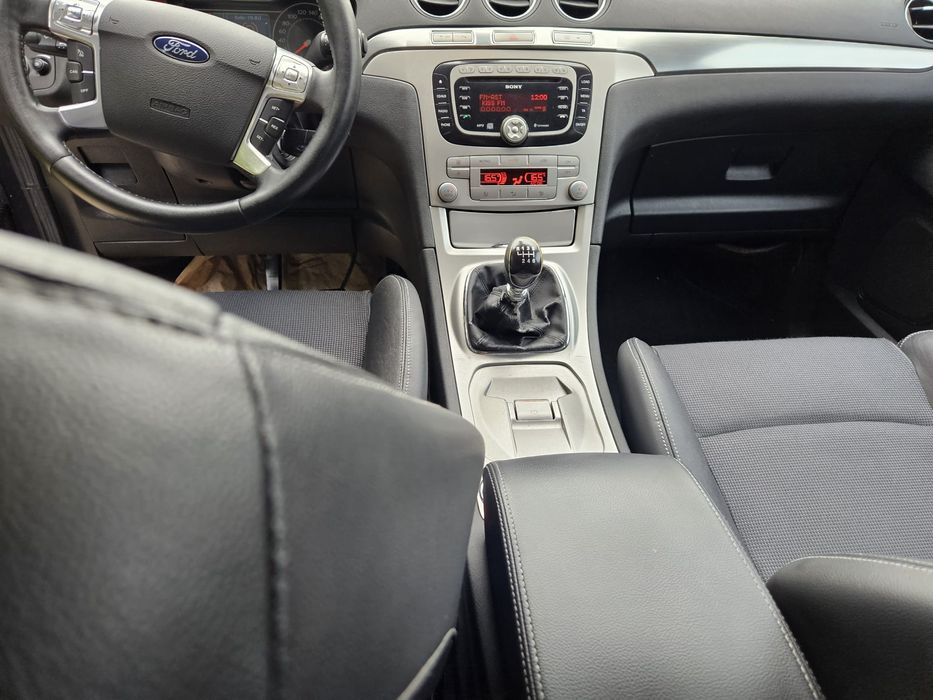 Ford S max an 2009 motor 2.0 tdci 5 locuri , cutie manuala
