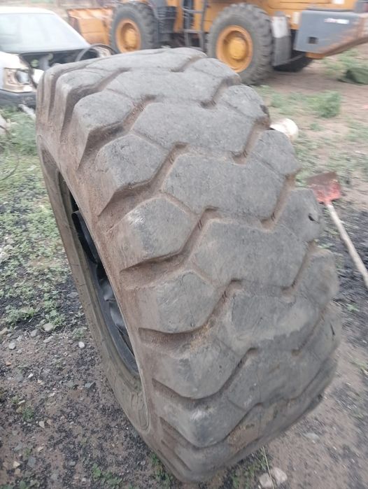 Продам шины на погрузчик фронтальный