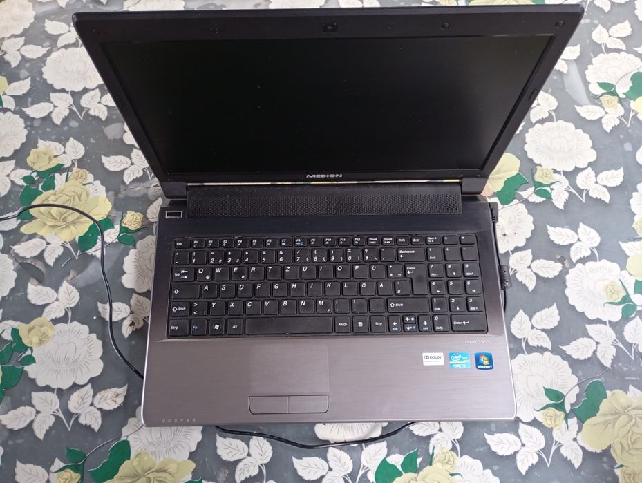 Laptop Medion Akoya i3 2370m
