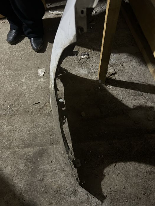 Продам капот и крыло правая