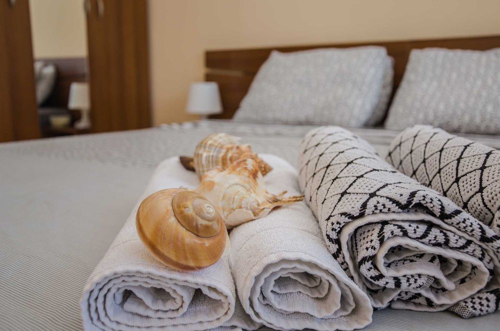 Дава се под наем Двустаен апартамент в к.к. Св.Св. Константин и Елена - 60 кв.м за 400 € - Снимка #8