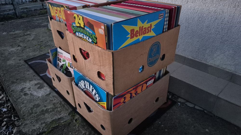 Vând 200lp Lot Discuri Vinil colectie muzica usoara mixta straina

Lot