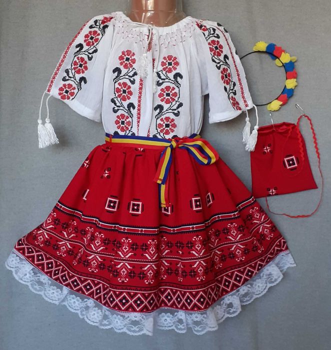 Costum popular pentru copii marimile 3 si 4 (4-5-6-7 ani) 265 lei