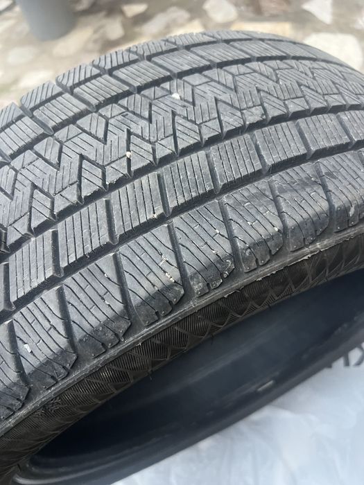 Продавам 4 бр. зимни гуми Gripmax .Използвани са 1 зима само