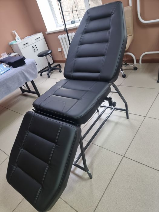 Кушетка чёрная косметологическая