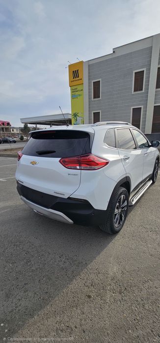 Tracker Premier сотилади