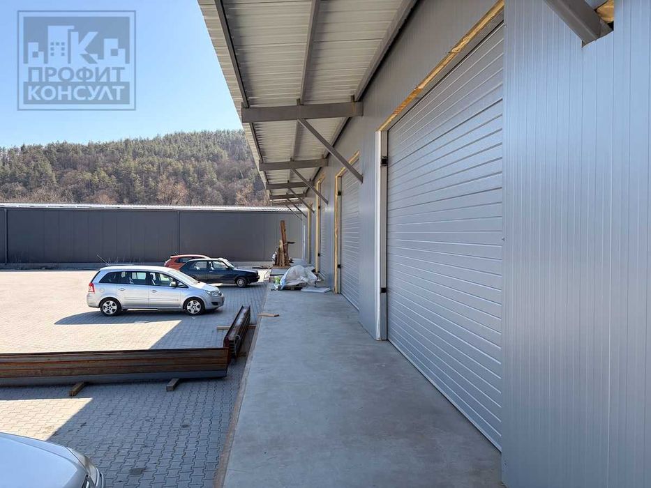 Дава се под наем Склад в Велико Търново, Промишлена зона - Юг - 850 кв.м за 3191.58 € - Снимка #3