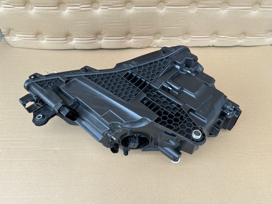 Far stânga Skoda Superb 3 2019-2022, Crystal Lighting