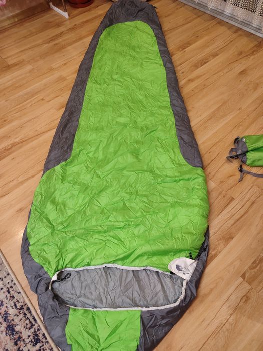 Туристически спален чувал