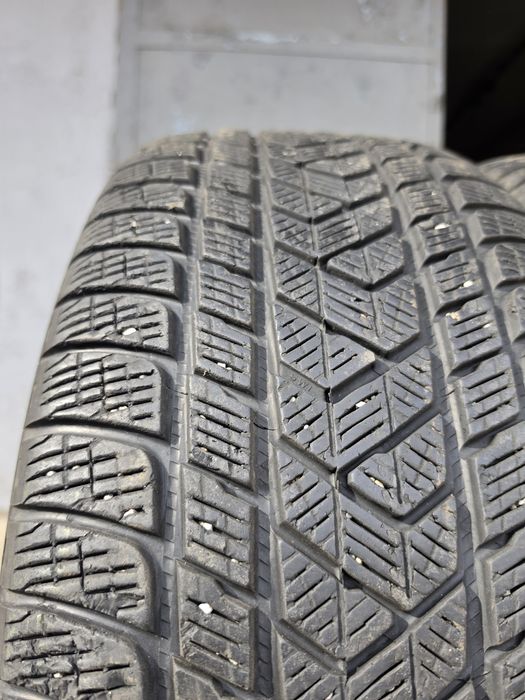 2 бр. зимни гуми 275/40/22 Pirelli 5,5 mm DOT 4316