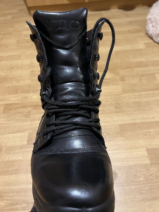 Високи полицейски обувки