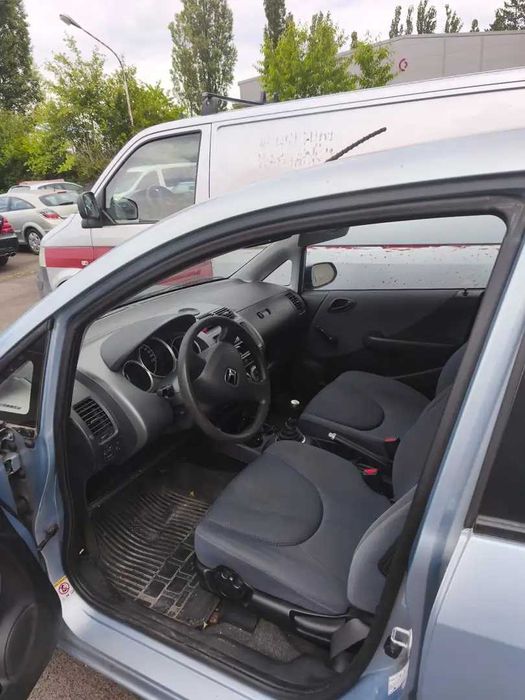 Honda Jazz 1.2i 78к.с. 2005г. се продава на части