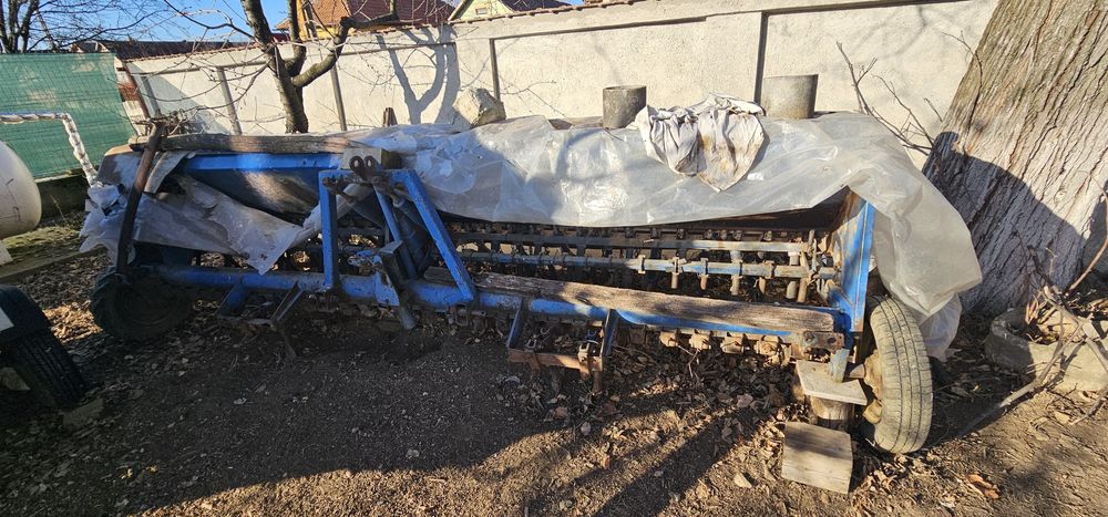 Vand utilaje agricole