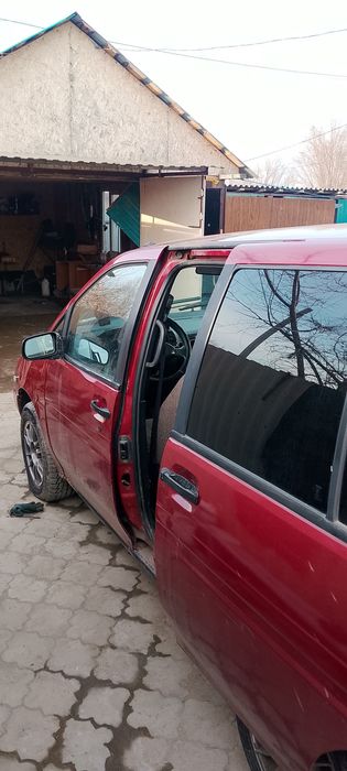 Продам Ниссан Привия