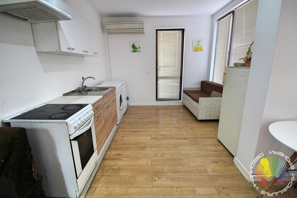 Дава се под наем Тристаен апартамент в Бургас, Възраждане - 118 кв.м за 459 € - Снимка #2