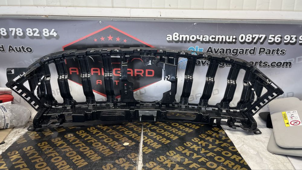 Mercede EQA H243 предна решетка