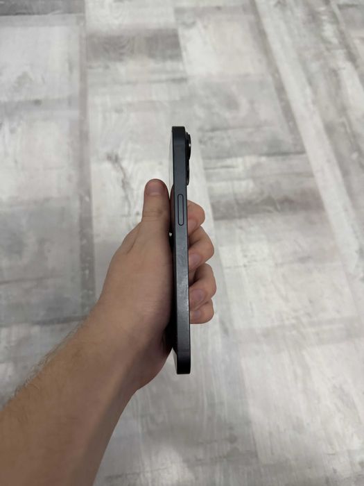 Iphone 14 midnight blue