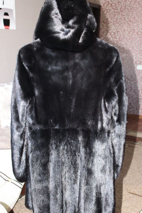 Продам норковую шубу
