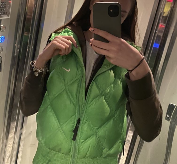 Дамски елек nike