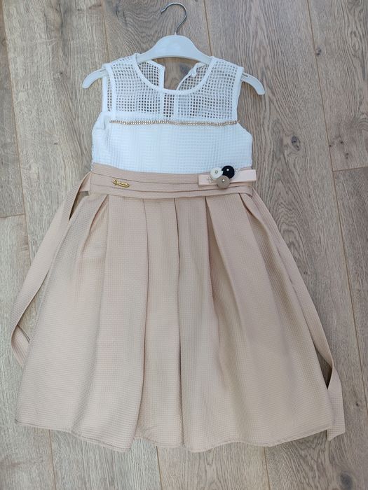 Продам нарядные платья