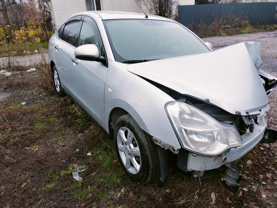 Машина Ниссан алмера