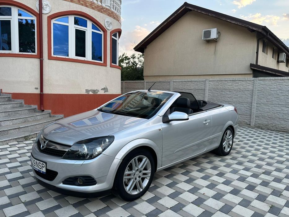 Vand opel twintop cabrio masina functioneaza perfect 211.000 km masina este full