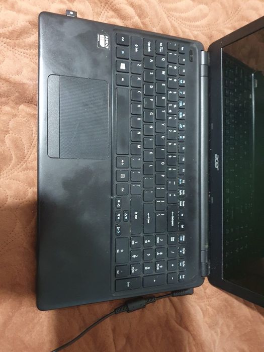 Vând laptop AMD A4-6210, perfect funcțional.