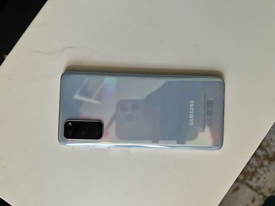 Продам samsung s20