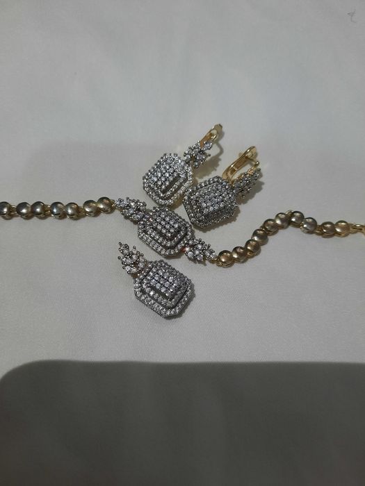 1 ta Zirak 1 ta kulon 1 ta braslet va 1 ta marjon sifati juda alo