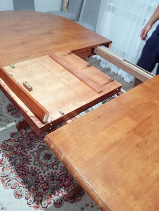Продам стол натуральное дерево