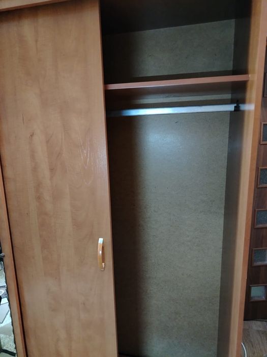 Продается шифоньер, купе.