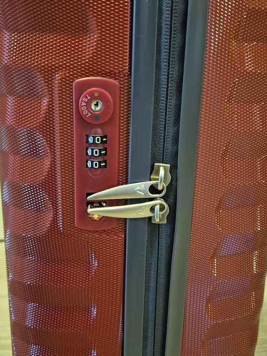Чисто нов куфар Roncato 55 40 20/25 Made in Italy