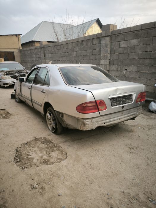 Разбор Мерседес 210 2.3