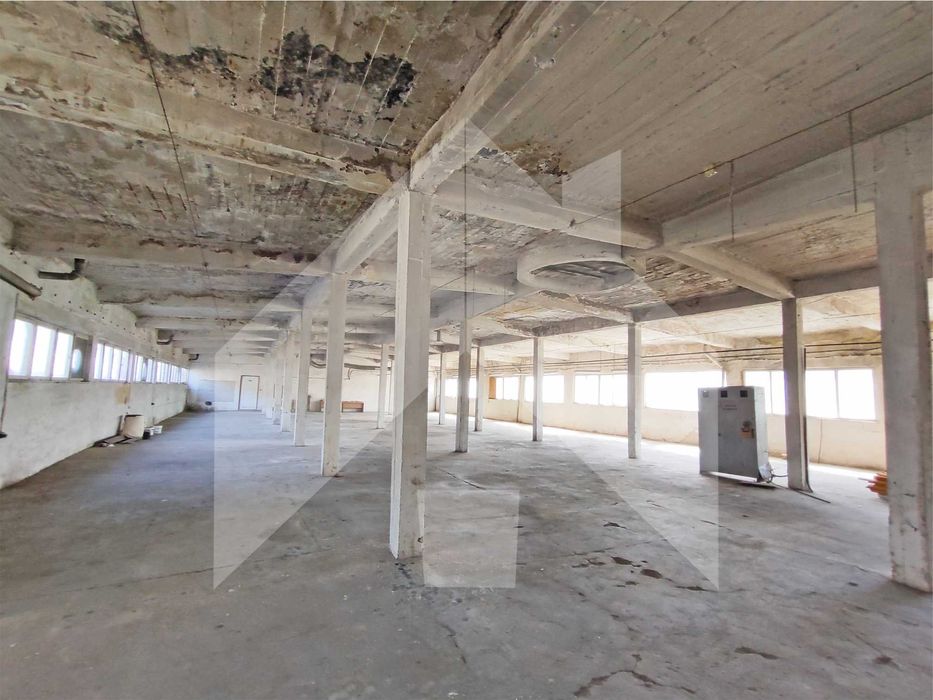 Продава ПРОИЗВОДСТВЕНО складова БАЗА - завод 4,5 ДКА в гр. Нови пазар.