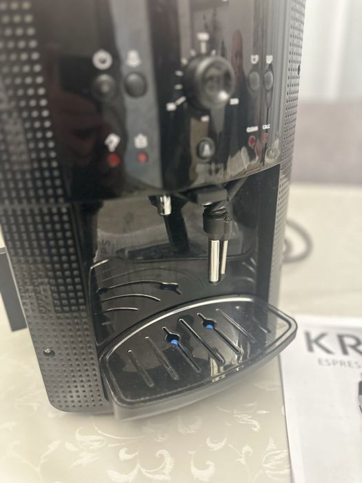 Espressor automat Krupds EA8108 (NOU)
