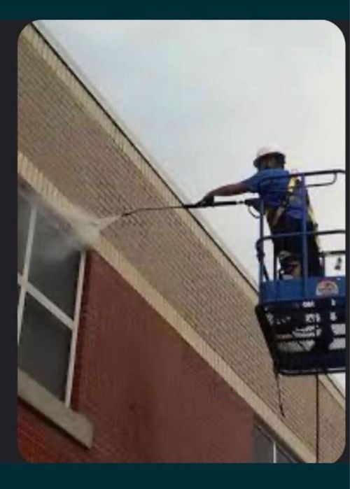 Spal tencuiala decorativa blocuri curat spalat geam hale cladiri birou