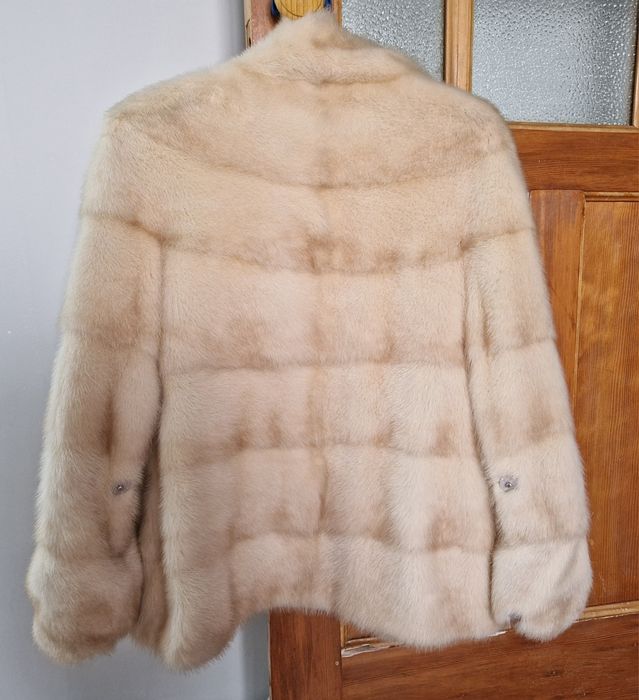 Продам норковую шубу