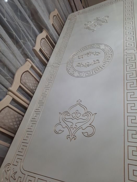 Продам стол  со стульями