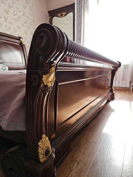 Кровать двуспальная