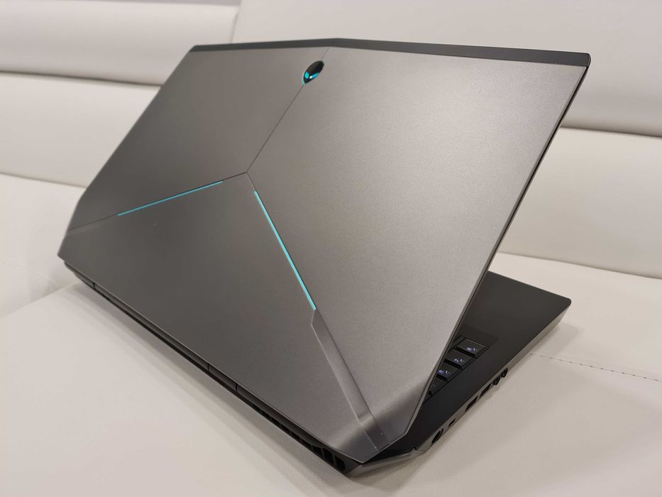 Laptop gaming ALIENWARE ,intel core i7 , doua placi video, 18,4 inch