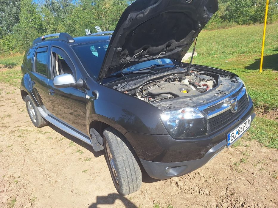 Vând Dacia Duster
