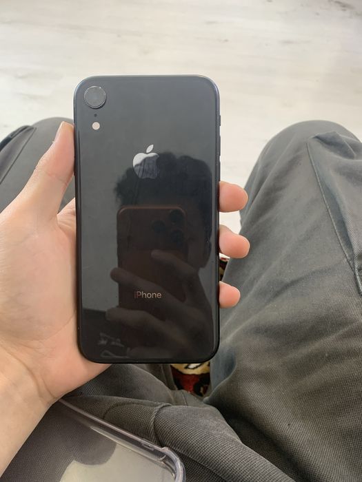 iPhone xr на хорошем состояние