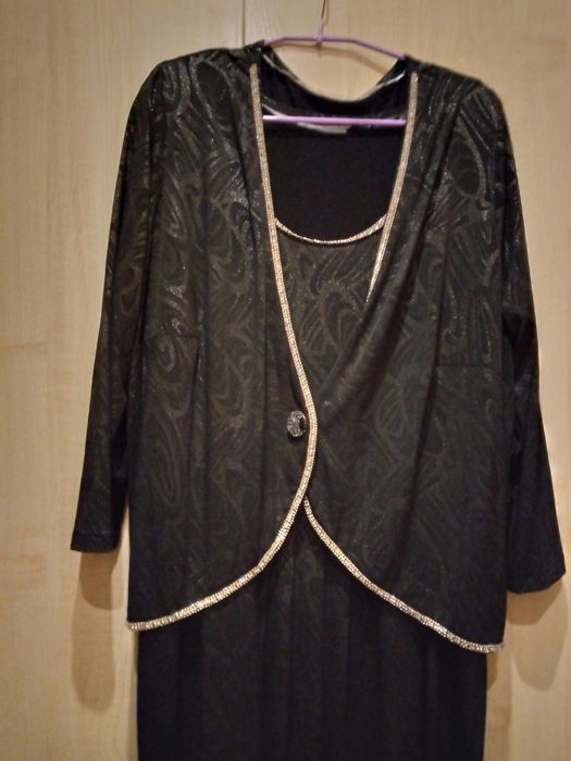 Женское платье с жакетом продается