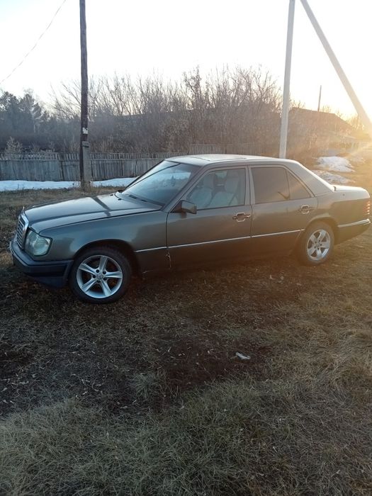 Продам Мерседес 124