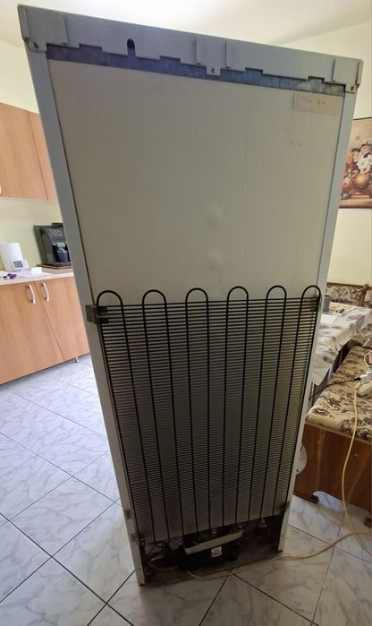 Vând frigider cu congelator Arctic