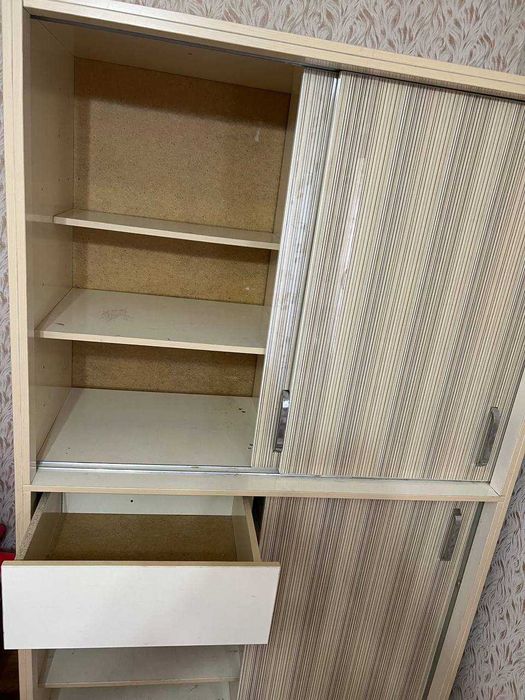 Шкаф кухонный хозяйственный