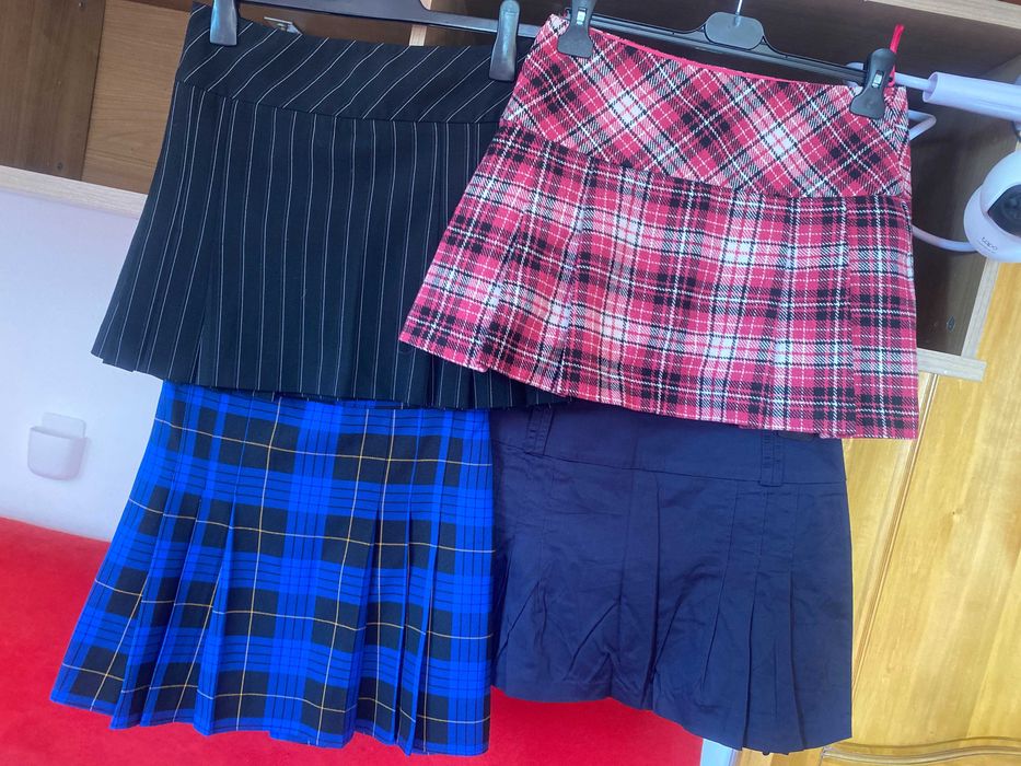 Lot 4x fusta mini sau midi marime S sau M carouri pliuri femei dantela