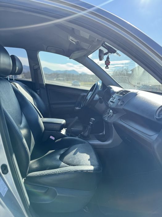 Toyota Rav-4 2007 2.2 D 4x4 la buton stare impecabila !