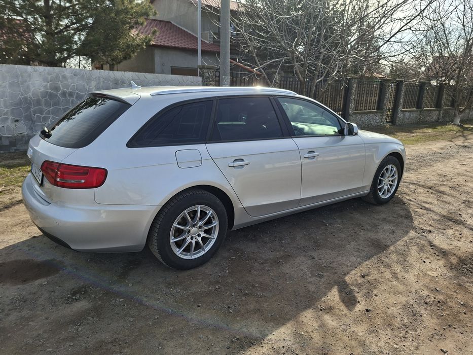 Vând Audi A4 b8 2010 ,2.0l disel