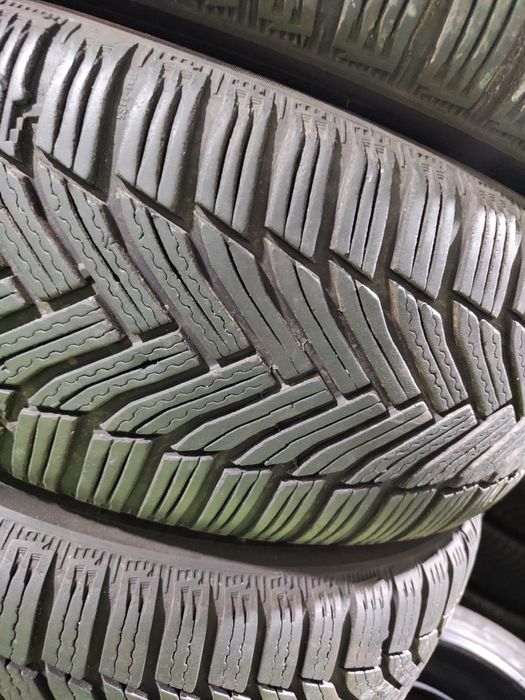 4 бр зимни 215/55/17 Michelin